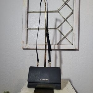 Michael Kors Daniela Black Large Saffiano Leather Crossbody Shoulder Purse.